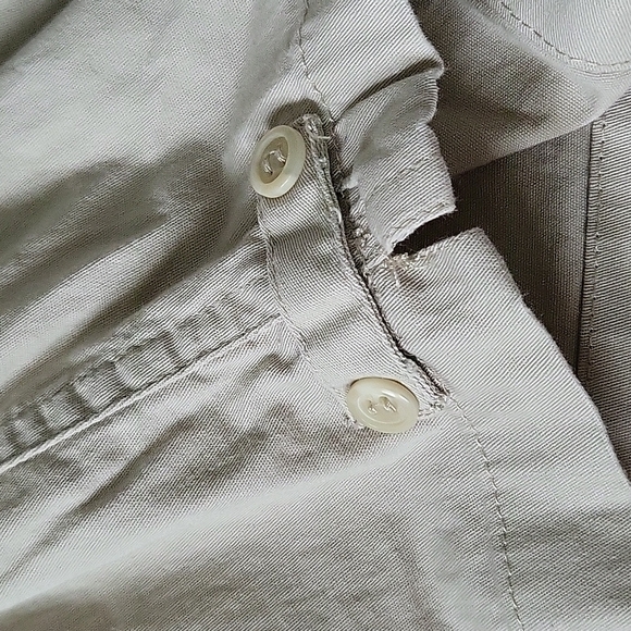 Briggs light tan lightweight shorts with comfort elastic waist and 7.5" inseam - Picture 7 of 11